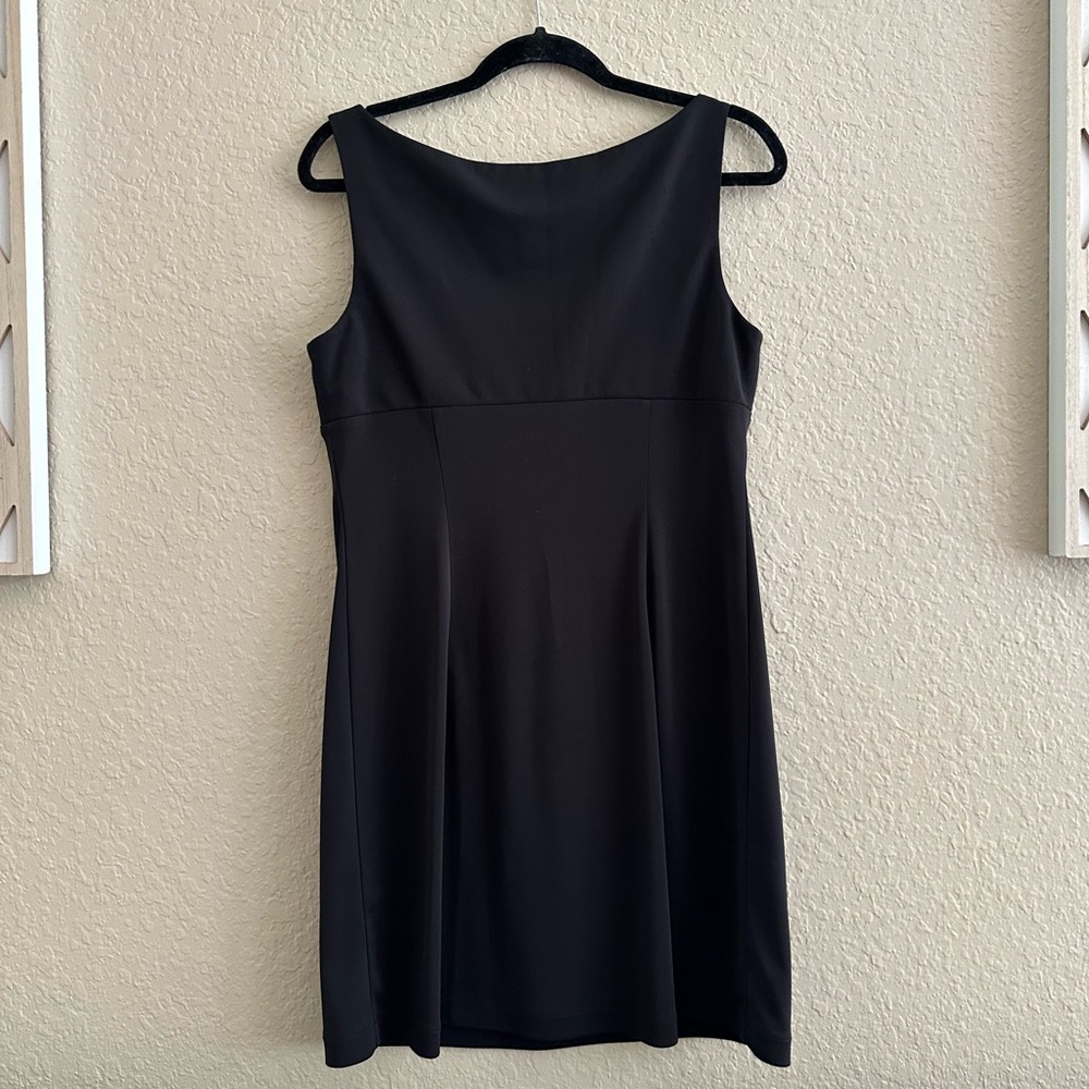 Donated — Last chance 💙5/$25💙 BCBG perfect little black dress L - Picture 5 of 5